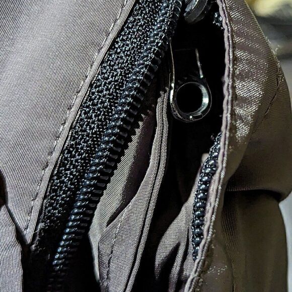 Tumi Tech light Jacket - Picture 10 of 11